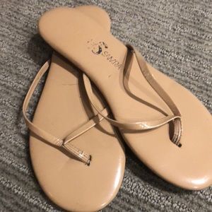 Yosi Samra patens beige flip flops